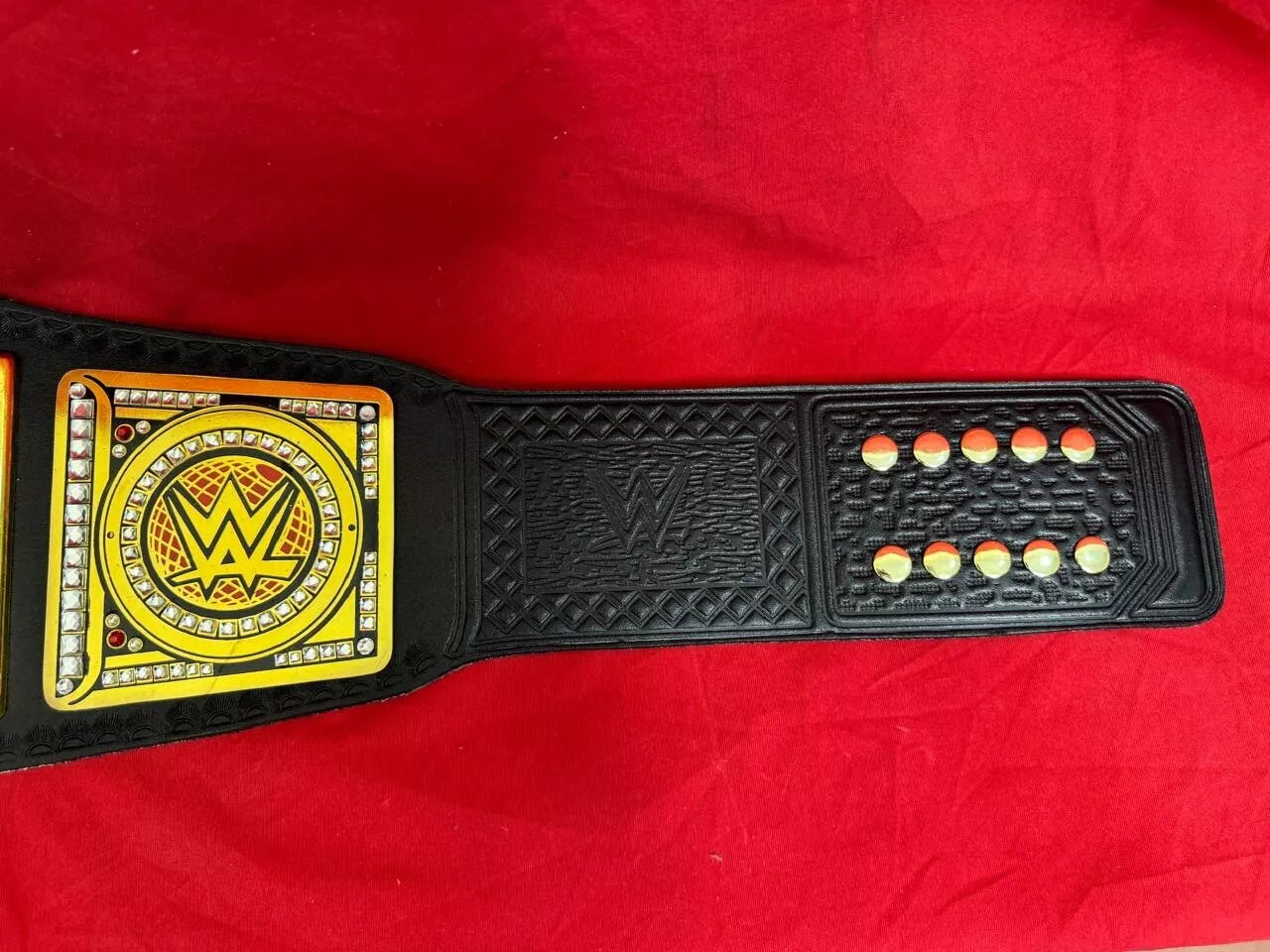 UNDISPUTED UNIVERSAL CHAMPIONSHIP REPLICA BELT